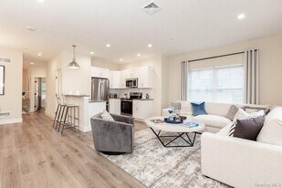 1741 Deer Park Ave in Babylon, NY - Building Photo