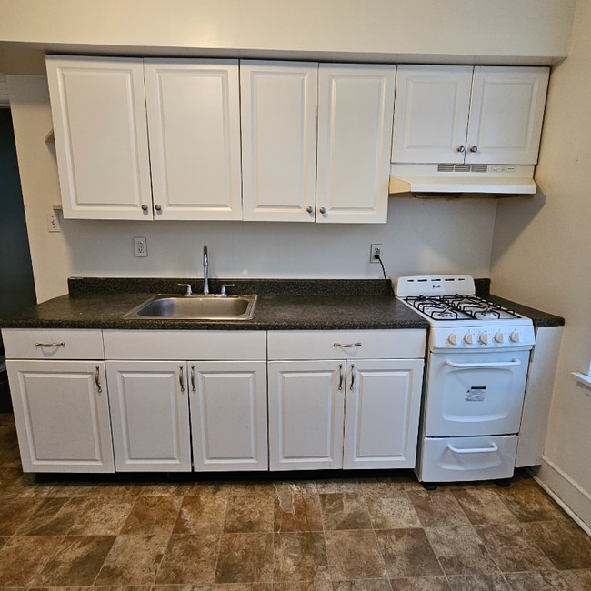 121 Pusey Ave in Darby, PA - Building Photo - Building Photo
