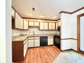 5125 Autumncrest Dr in Greensboro, NC - Building Photo - Building Photo