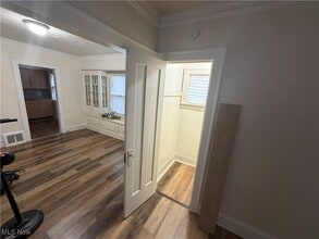 924 Helmsdale Rd in Cleveland Heights, OH - Building Photo - Building Photo