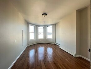 138 Wilkinson Ave, Unit 2R in Jersey City, NJ - Foto de edificio - Building Photo