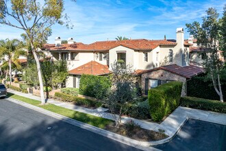 Ziani in Newport Beach, CA - Foto de edificio - Building Photo