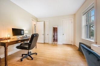 993 Memorial Dr, Unit 102R in Cambridge, MA - Building Photo - Building Photo