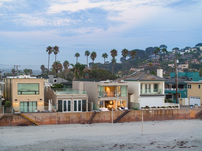 2606 Ocean Front in Del Mar, CA - Building Photo - Building Photo