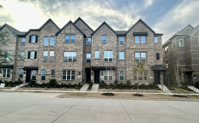property at 4165 Shavano Dr