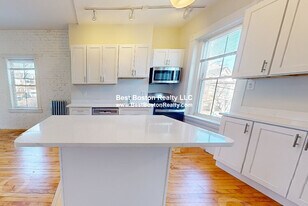 41 Laurel St in Somerville, MA - Building Photo