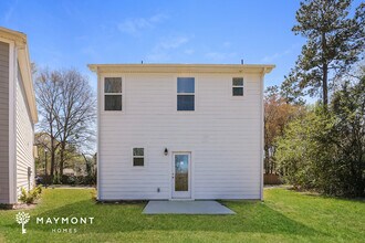 1136 River Rd in Hanahan, SC - Foto de edificio - Building Photo