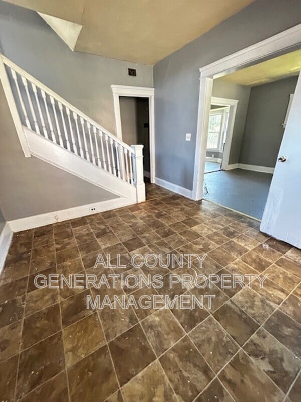 1828 Noble Rd in East Cleveland, OH - Building Photo - Building Photo