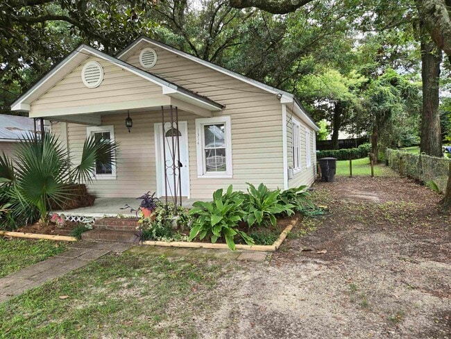 property at 1314 N Bronough St