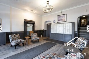 739 W Belmont Ave, Unit 1 in Chicago, IL - Building Photo