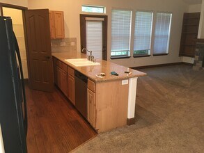 1136 W Willow Lake Loop in Coeur d'Alene, ID - Building Photo - Building Photo