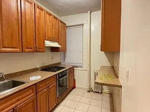 164 Strathmore Rd, Unit 1 in Boston, MA - Foto de edificio - Building Photo