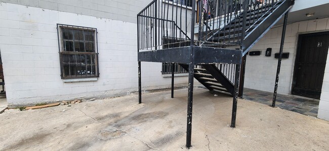 1702 Iturbide St in Laredo, TX - Building Photo - Building Photo