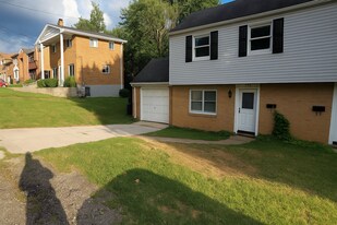 237 Ingram Ave in Pittsburgh, PA - Building Photo