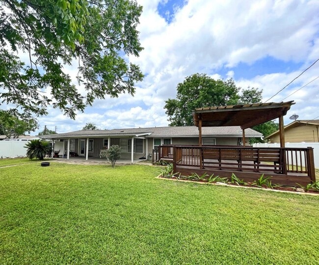 701 Gardenia Ln in Victoria, TX - Building Photo - Building Photo