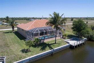 4114 NW 39th Ln in Cape Coral, FL - Building Photo - Building Photo