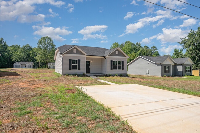 605 Queens Rd in Gastonia, NC - Building Photo - Building Photo