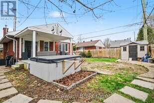 797 Hamlet Rd in Ottawa, ON - Building Photo