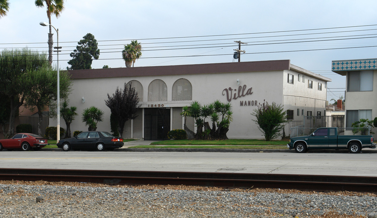 Villa Manor in Gardena, CA - Building Photo