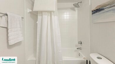 1071 Clayton Ln, Unit M1012 in Austin, TX - Building Photo - Building Photo