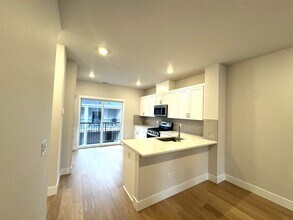 15083 NW Ethel Ln in Portland, OR - Building Photo - Building Photo