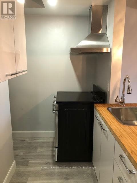 1839 Davenport Rd in Toronto, ON - Building Photo - Building Photo