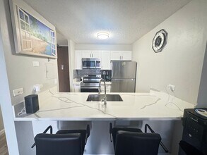 98-500-500 Koauka Loop in Aiea, HI - Building Photo - Building Photo