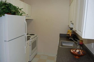 Brentwood Apartment Homes in Manassas, VA - Building Photo - Building Photo