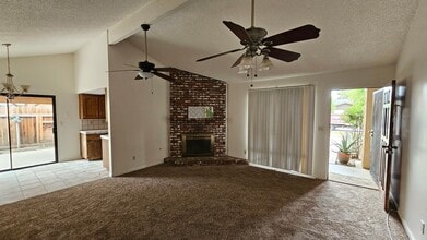 3808 El Alisal St in Bakersfield, CA - Building Photo - Building Photo