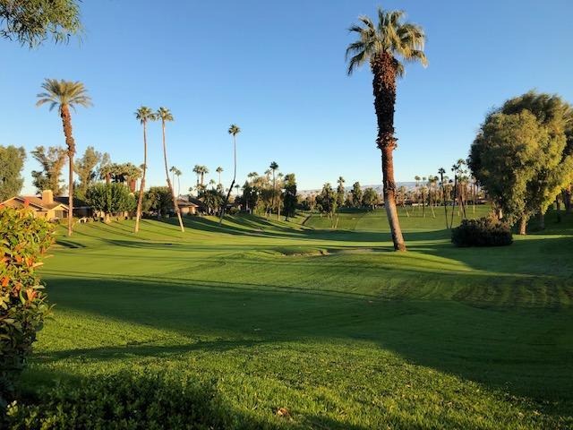 138 Gran Via in Palm Desert, CA - Foto de edificio - Building Photo