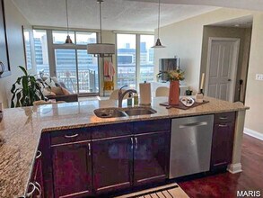 4909 Laclede Ave, Unit 1602 in St. Louis, MO - Building Photo - Building Photo