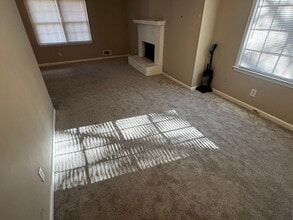 Room in Townhome on Cedar Creek Ct NW in Conyers, GA - Building Photo - Building Photo
