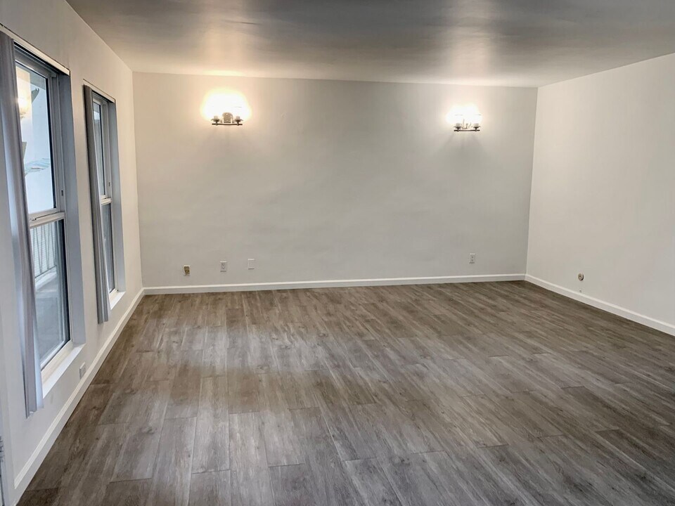 EP in Los Angeles, CA - Building Photo