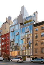 352 W 23rd St in New York, NY - Building Photo - Building Photo