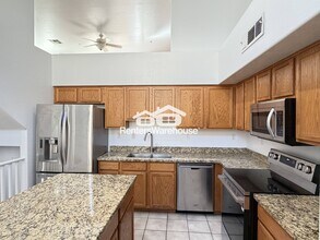 776 S Beck Ave, Unit A-527 in Tempe, AZ - Foto de edificio - Building Photo