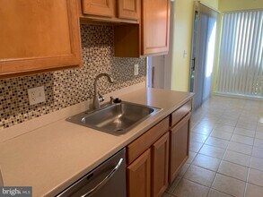 8101 Needwood Rd-Unit -T101 in Derwood, MD - Building Photo - Building Photo