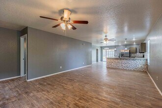 8434 Miners Point in San Antonio, TX - Building Photo - Building Photo