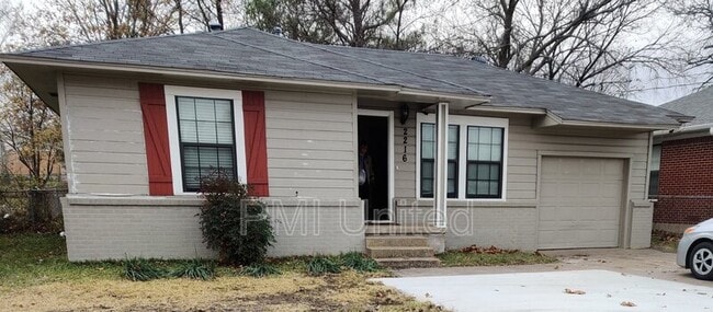 2216 N Travis St in Sherman, TX - Building Photo - Building Photo