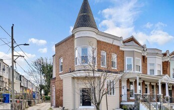 2045 E 31st St in Baltimore, MD - Building Photo - Building Photo