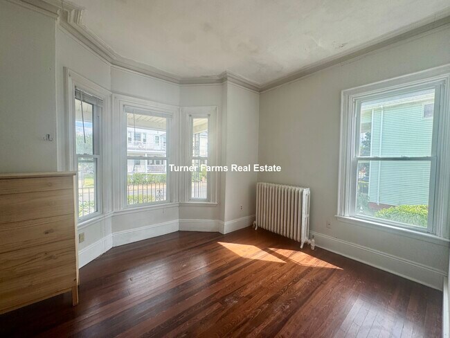 76 Curtis St, Unit 1 in Somerville, MA - Building Photo - Building Photo