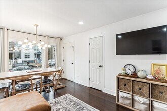 2735 N Mozart St in Chicago, IL - Building Photo - Building Photo