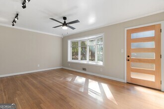 2958 Harcourt Dr, Unit 209 in Decatur, GA - Building Photo - Building Photo