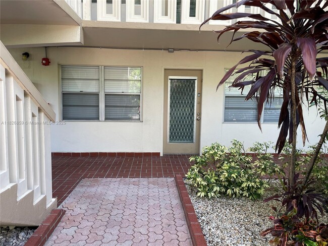 property at 1904 Bermuda Cir