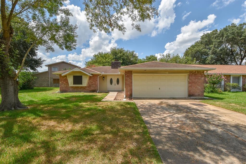 8515 Riverside Walk Ln in Houston, TX - Foto de edificio