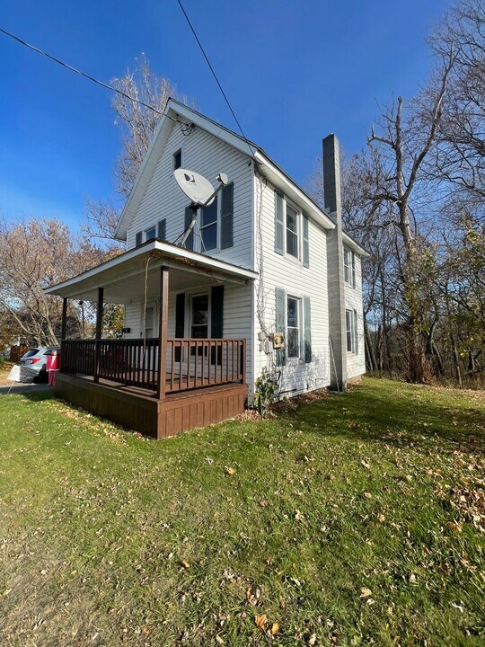 87 Bridge St in Carthage, NY - Building Photo