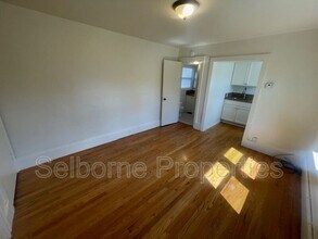546 Merrimac St in Oakland, CA - Building Photo - Building Photo