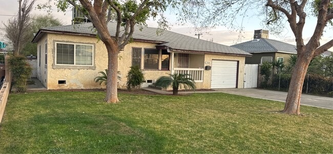 700 El Prado Dr in Bakersfield, CA - Building Photo - Building Photo