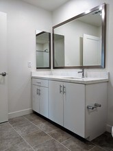 2324 Nolita, Unit 2324 in Irvine, CA - Foto de edificio - Building Photo