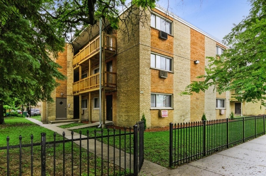 7948 S Greenwood Ave in Chicago, IL - Foto de edificio