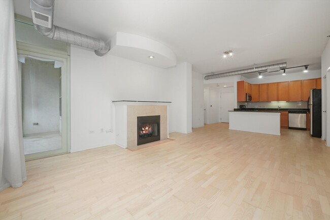 909 W Washington Blvd in Chicago, IL - Building Photo - Building Photo